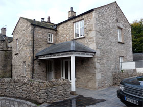 Building renovation in Cumbria by Lanquest Properties, Builders